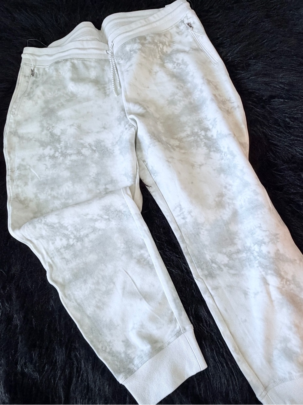 NWT Old Navy White and Light Gray Tie-Dye Jogger Pants